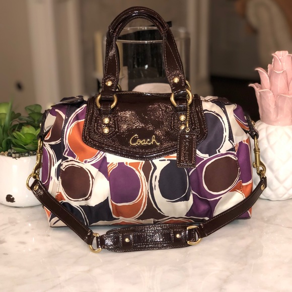 Coach Handbags - Coach Ashley Sateen Signature Scarf Excellent Cond